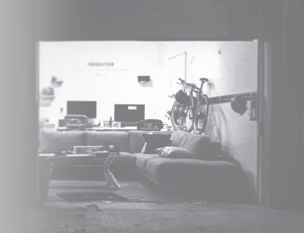 fotografía garage en blanco y negro